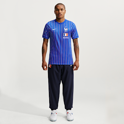 France x Jacquemus Men's Academy Pro Short-Sleeve Soccer Top. Nike.com